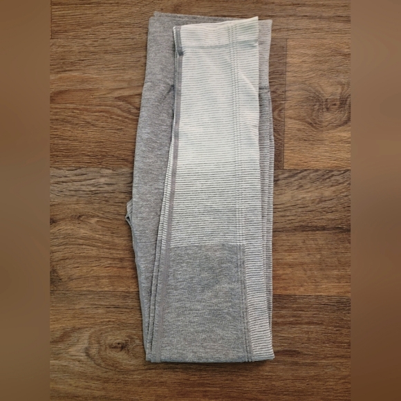 Grey/White Leggings - Picture 4 of 4